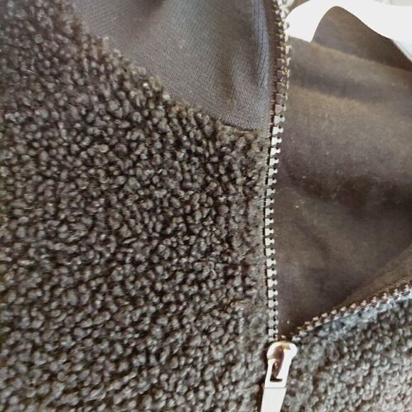 ‎Fabletics Dream Polar 1/4 zip Sherpa vest - Picture 3 of 9